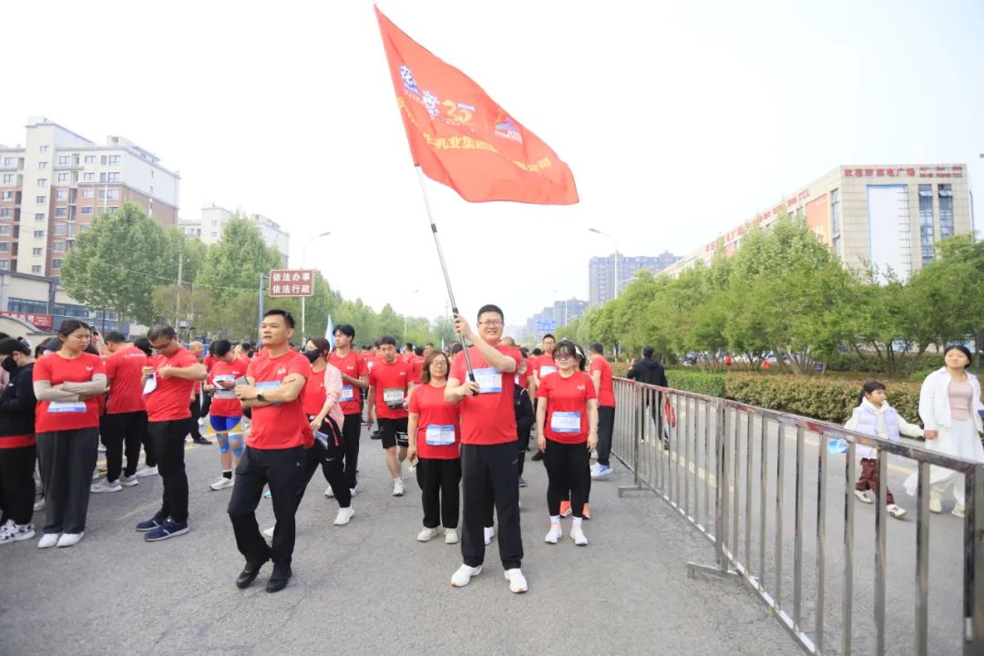砥砺初心使命，汲取奋进力量丨玩球通(中国)一站式服务平台乳业集团党委组织开展学习“焦裕禄精神”主题党日活动