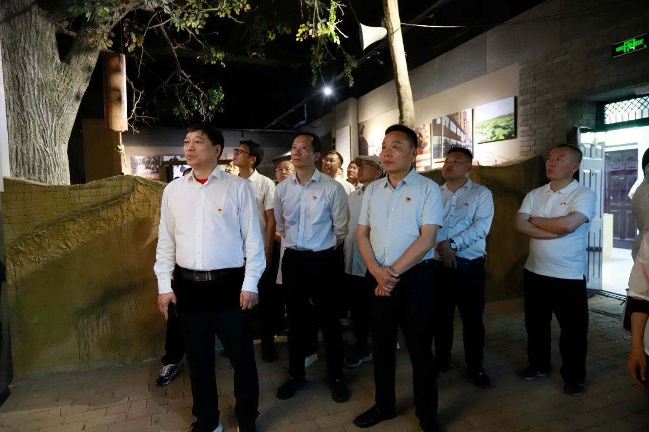 砥砺初心使命，汲取奋进力量丨玩球通(中国)一站式服务平台乳业集团党委组织开展学习“焦裕禄精神”主题党日活动