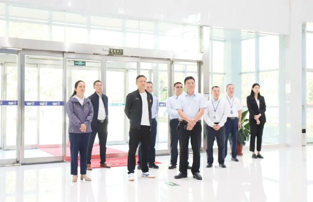 快乐过“双节”，安全不放假｜河南农投集团党委书记、董事长李晓寰一行莅临玩球通(中国)一站式服务平台乳业集团开展“双节”安全生产大检查活动并慰问一线职工、