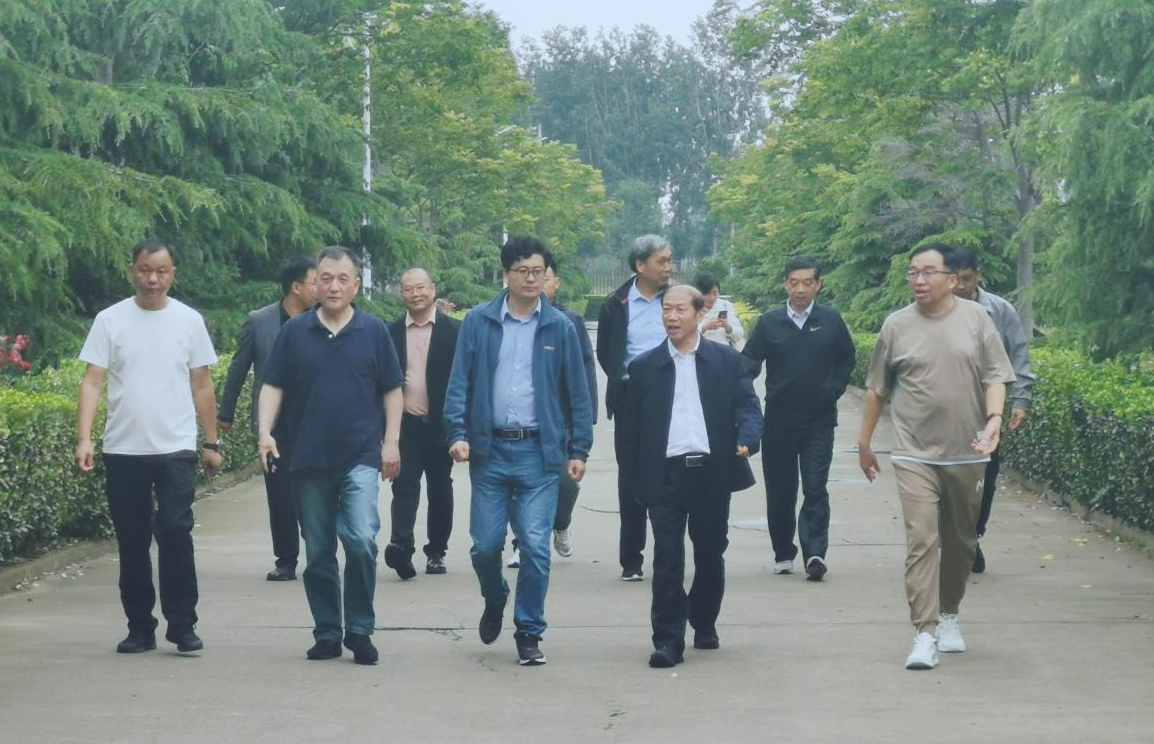 玩球通(中国)一站式服务平台丨河南农业大学党委副书记、校长介晓磊一行莅临玩球通(中国)一站式服务平台河南瑞亚参观调研