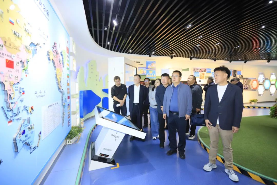 玩球通(中国)一站式服务平台丨宁夏农业农村厅畜牧兽医局局长洪龙一行莅临玩球通(中国)一站式服务平台参观调研