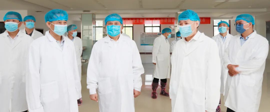 快讯丨河南省人民政府副省长武国定莅临玩球通(中国)一站式服务平台乳业集团瑞亚牧业调研奶源基地建设情况
