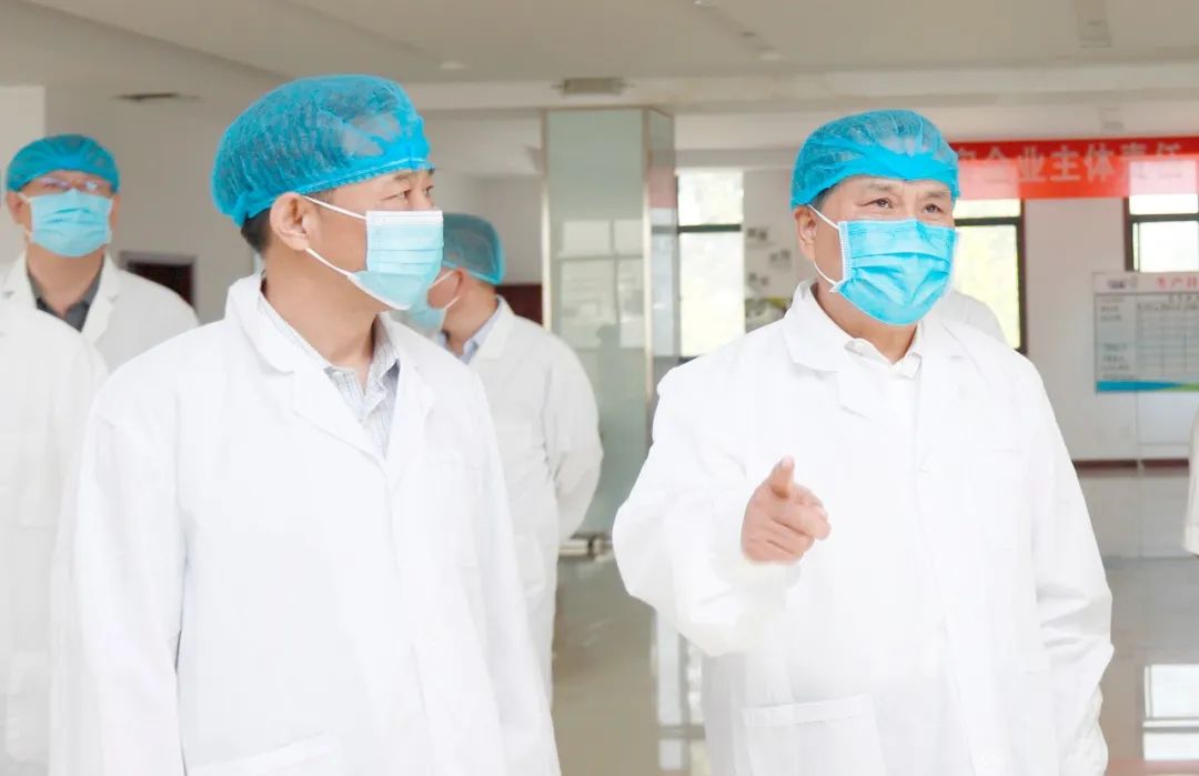 快讯丨河南省人民政府副省长武国定莅临玩球通(中国)一站式服务平台乳业集团瑞亚牧业调研奶源基地建设情况