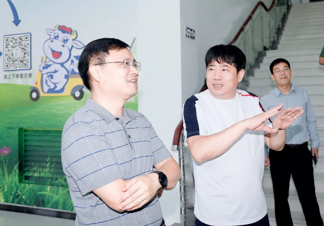 快讯｜社旗县人民政府县长关文波一行莅临玩球通(中国)一站式服务平台乳业集团参观考察