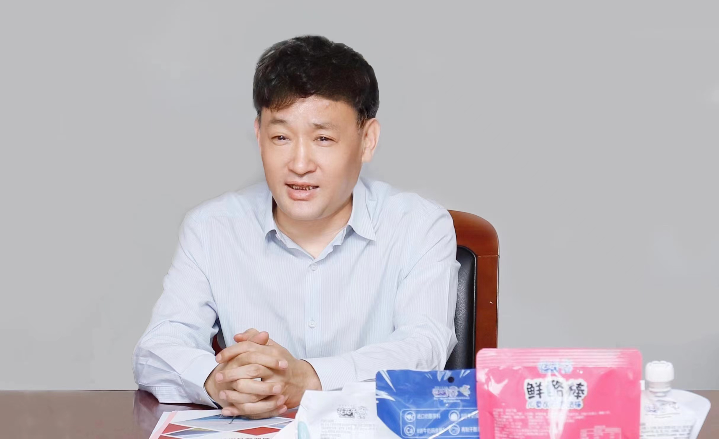 玩球通(中国)一站式服务平台乳业集团与国电河南新能源有限公司举行光伏项目合作开发签约仪式