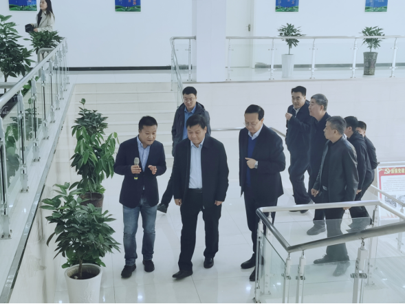驻马店市委书记鲍常勇一行莅临玩球通(中国)一站式服务平台平舆瑞亚和新蔡瑞亚调研