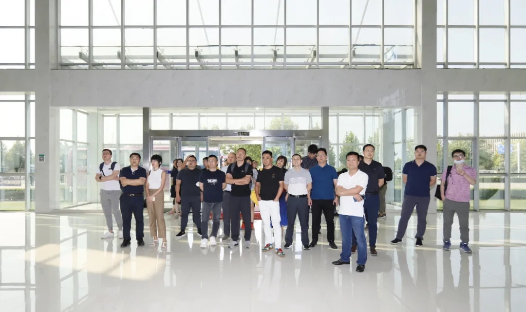 快讯 | 长江商学院智能制造学会走进玩球通(中国)一站式服务平台乳业集团