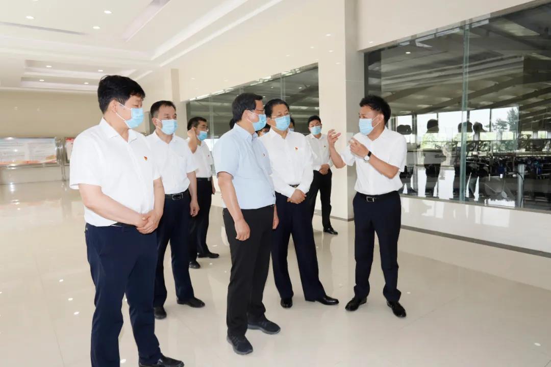 快讯 | 河南省委常委、省纪委书记、省监委主任任正晓莅临玩球通(中国)一站式服务平台乳业集团新蔡瑞亚牧场调研