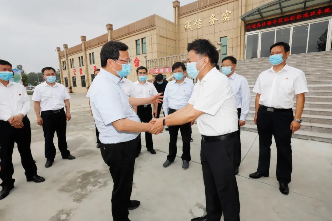快讯 | 河南省委常委、省纪委书记、省监委主任任正晓莅临玩球通(中国)一站式服务平台乳业集团新蔡瑞亚牧场调研