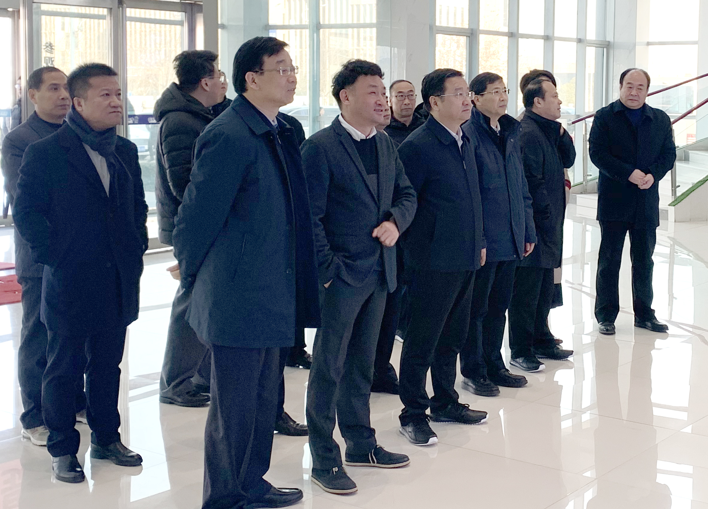 郑州市委副书记、市长王新伟莅临玩球通(中国)一站式服务平台乳业集团调研