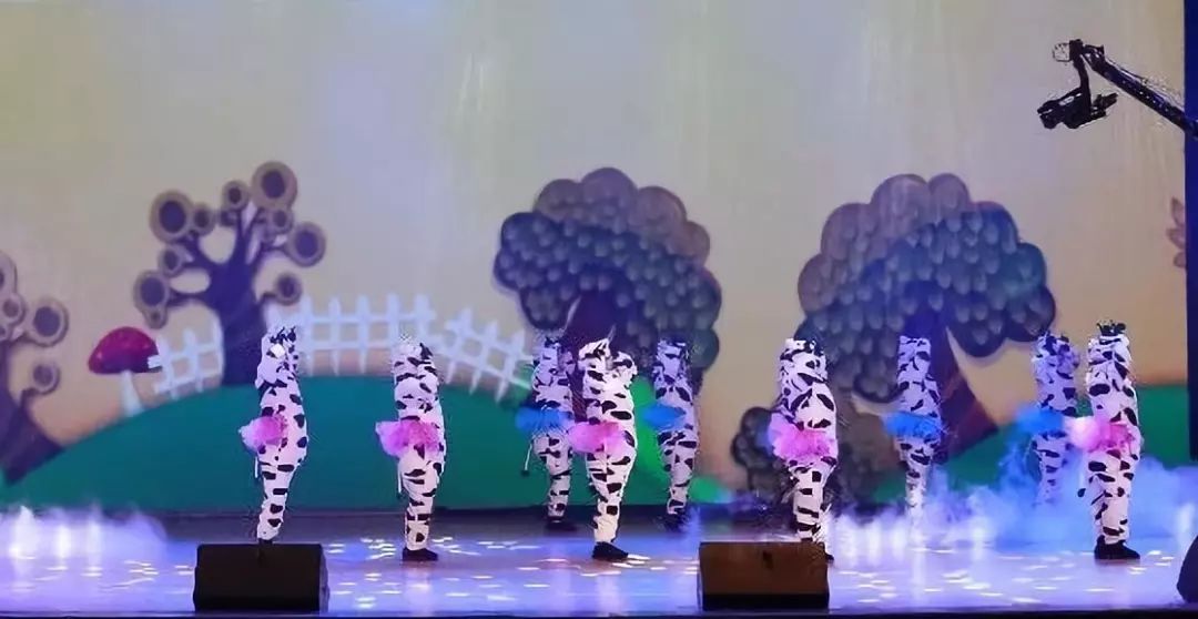 “赢在2019”，玩球通(中国)一站式服务平台乳业集团2019年新春晚会盛大开幕