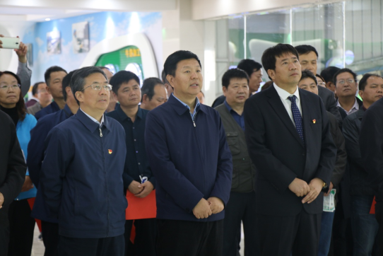 河南省农牧业产业扶贫工作观摩团莅临玩球通(中国)一站式服务平台集团·鲁山瑞亚牧业有限公司参观考察