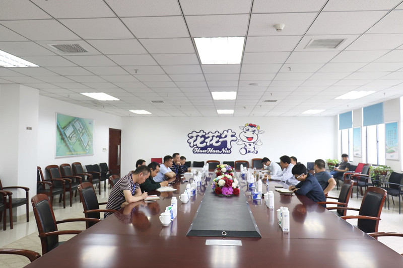 二七区张超副区长莅临玩球通(中国)一站式服务平台公司 调研指导工作