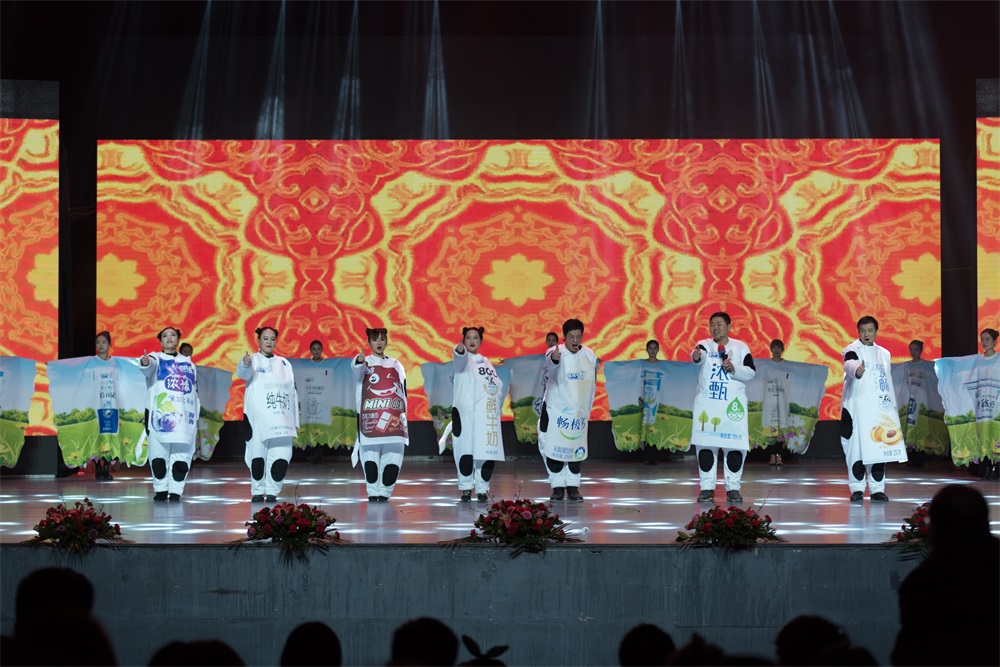 “不忘初心、聚力前行” 玩球通(中国)一站式服务平台集团2018迎新春联欢会隆重举行