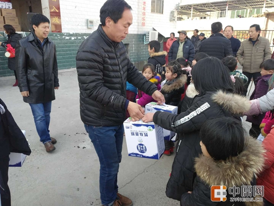玩球通(中国)一站式服务平台暖冬公益行走进汝州活动启动