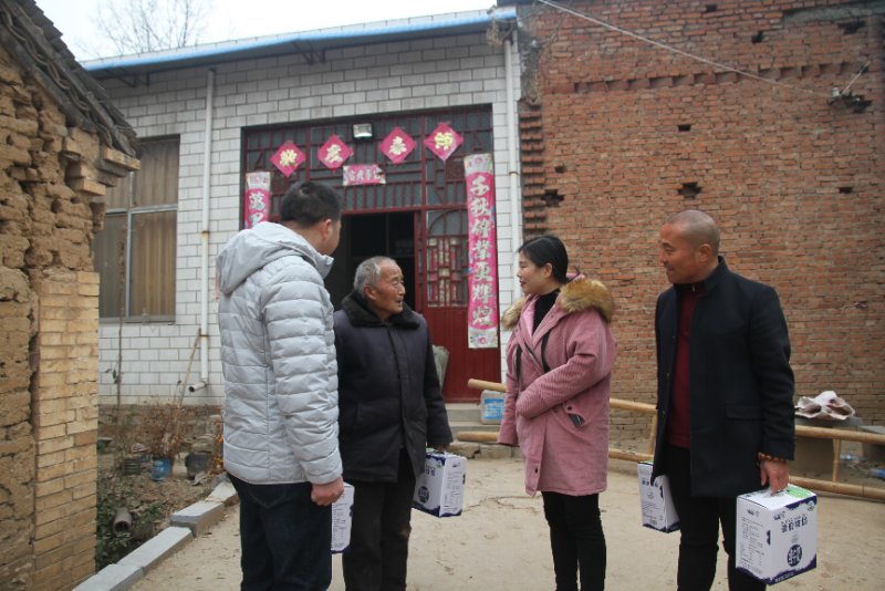玩球通(中国)一站式服务平台精准扶贫暖冬公益行走进登封市刘家沟