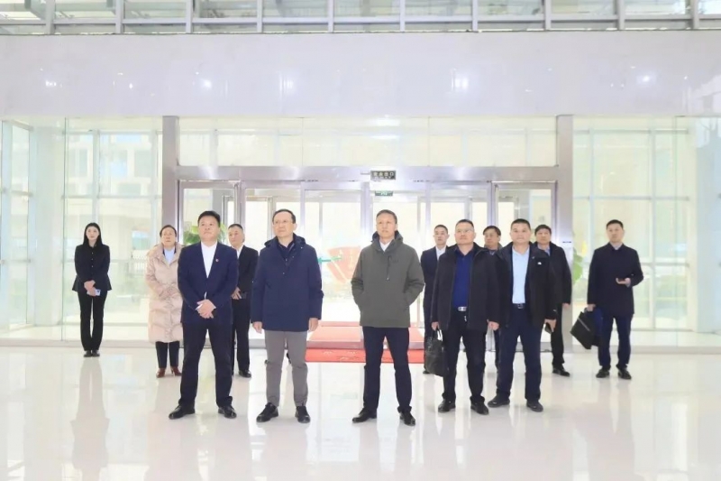 省政府国资委党委书记、主任李涛一行到玩球通(中国)一站式服务平台乳业集团调研