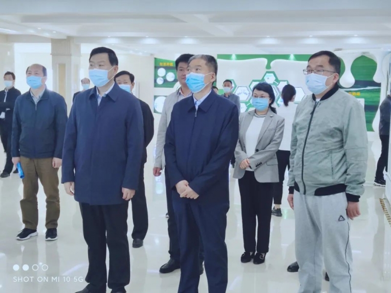 平顶山市人大常委会主任张明新莅临玩球通(中国)一站式服务平台鲁山瑞亚参观调研