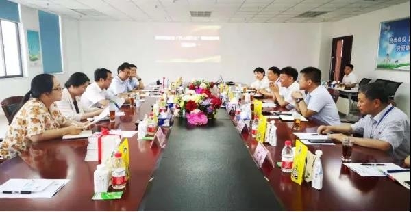 河南省高级人民法院院长胡道才一行莅临玩球通(中国)一站式服务平台乳业集团开展“万人助万企”活动 助力企业发展