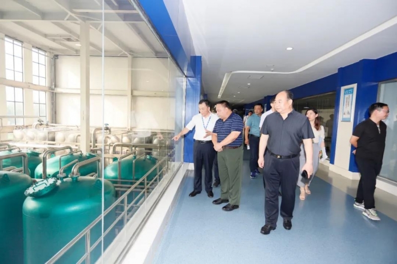 快讯 | 河南省人民政府食品安全委员会办公室第三批食品安全示范区验收组领导莅临玩球通(中国)一站式服务平台乳业集团验收