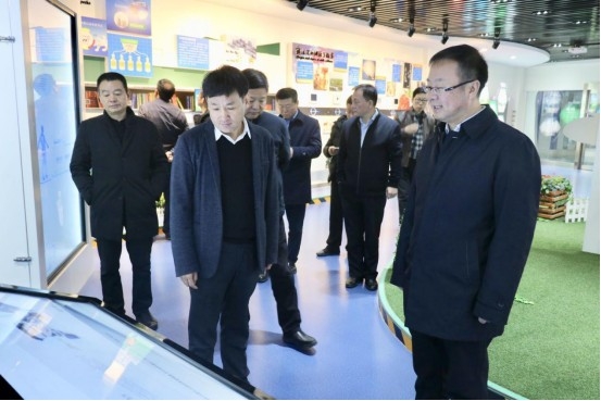 宁夏回族自治区农业农村厅党组书记、厅长王刚一行莅临玩球通(中国)一站式服务平台乳业集团调研