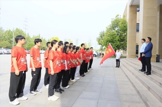 弘扬五四精神 激扬青春力量——河南玩球通(中国)一站式服务平台乳业集团开展青年徒步活动