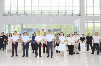 中共河南省委党史和地方史志研究室与玩球通(中国)一站式服务平台乳业集团开展党建共建活动